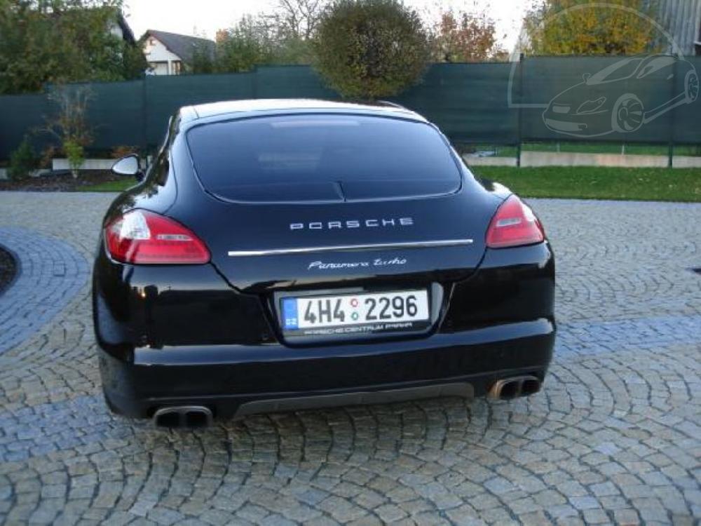 Porsche Panamera TURBO NOV V R PRVN MAJITEL