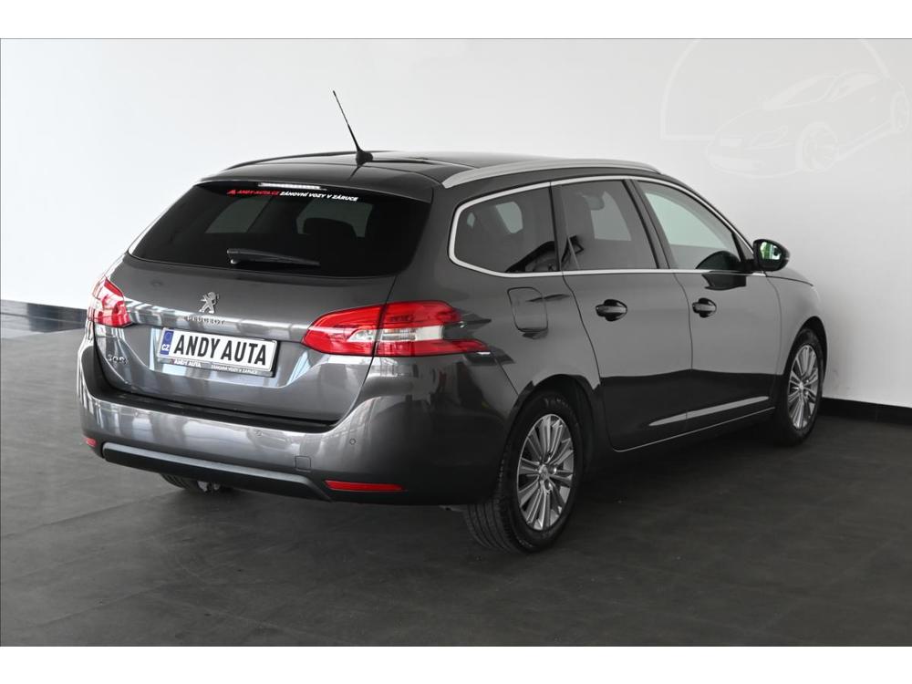 Peugeot 308 1,5 BlueHDI 96kW PANORAMA Zru