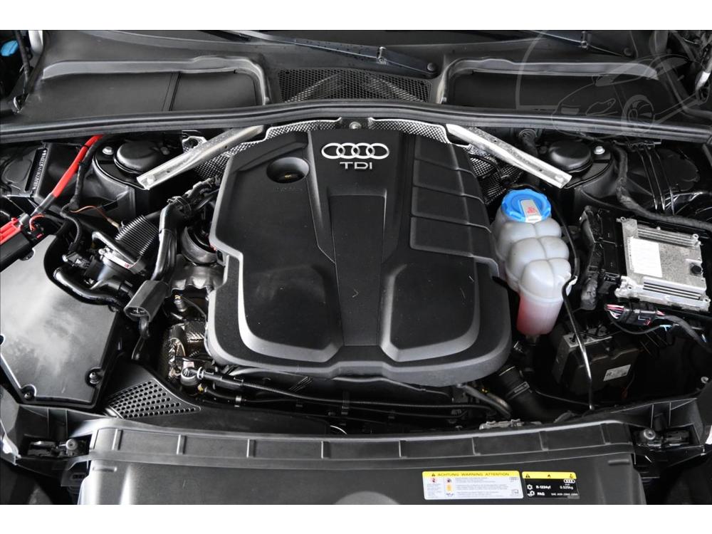 Audi A4 2,0 TDI 140 kW S-TRONIC Zruka