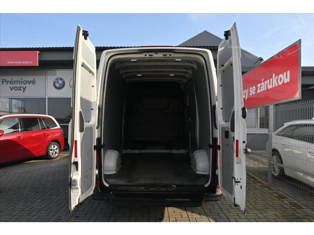 Volkswagen Crafter 2,0 TDI 103 kW L2H2 Zruka a