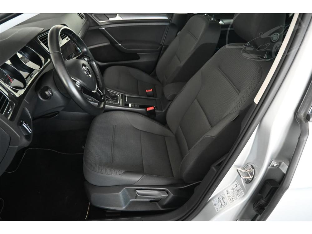 Volkswagen Golf 2,0 TDi 110kW DSG NAVI Zruka