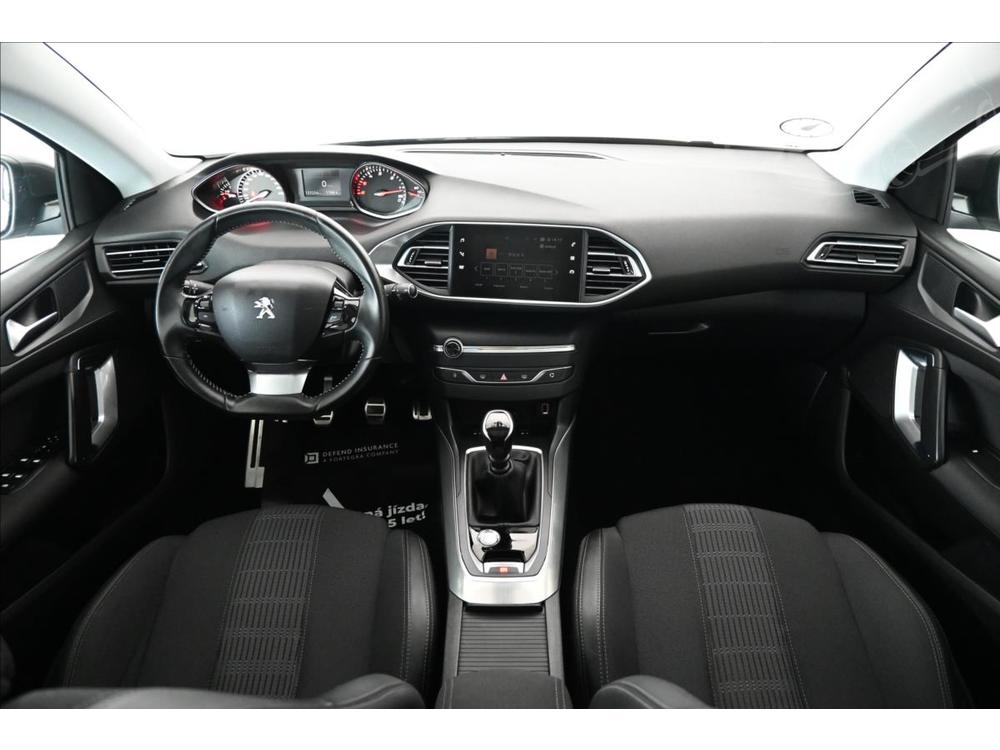 Peugeot 308 1,5 BlueHDI 96kW PANORAMA Zru