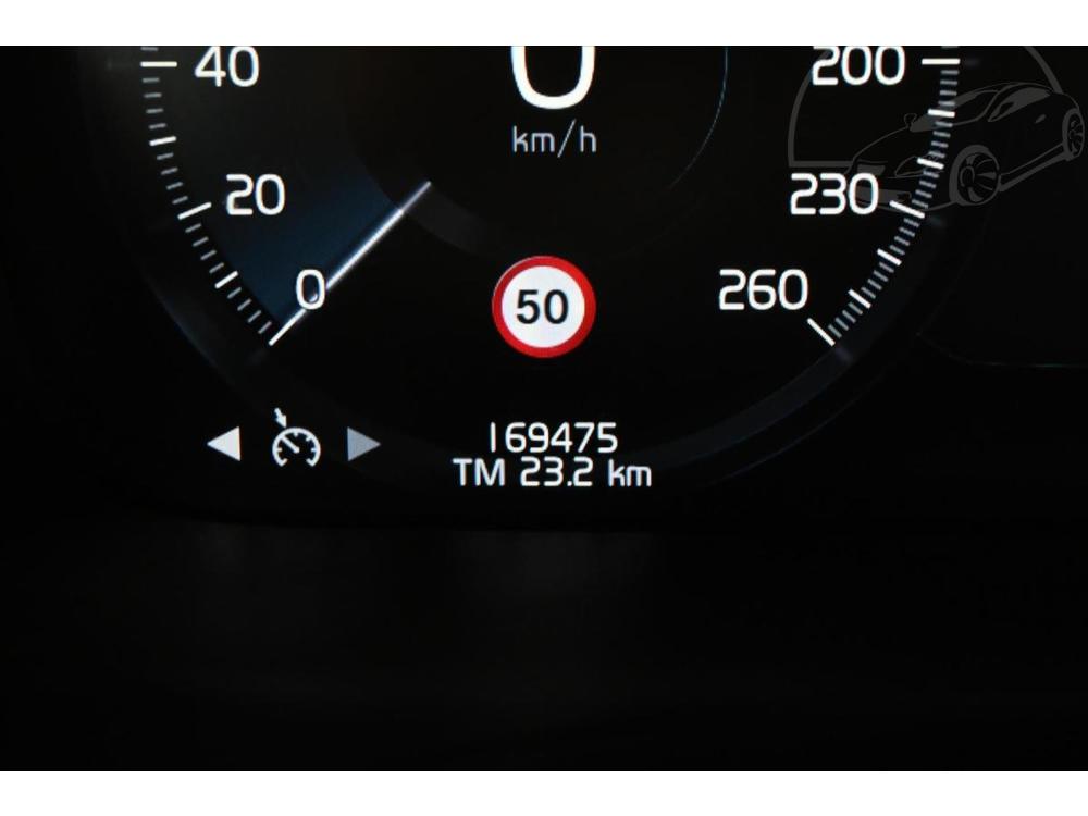 Volvo V60 2,0 D4 140 kW AT/8 MOMENTUM Z