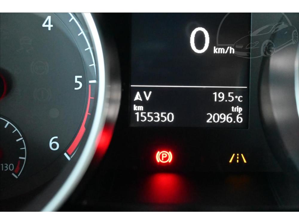 Volkswagen Touran 2,0 TDi 110kW DSG LED NAVI Zr