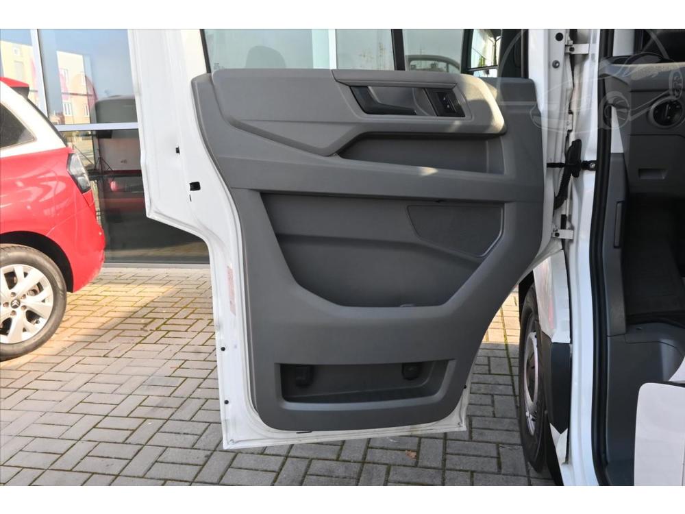 Volkswagen Crafter 2,0 TDI 103 kW L2H2 Zruka a