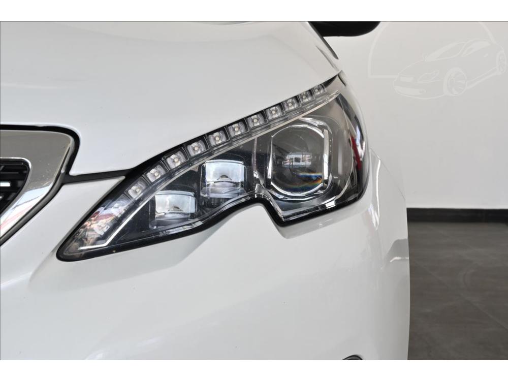 Peugeot 308 1,5 HDI 96 kW LED Zruka a 5