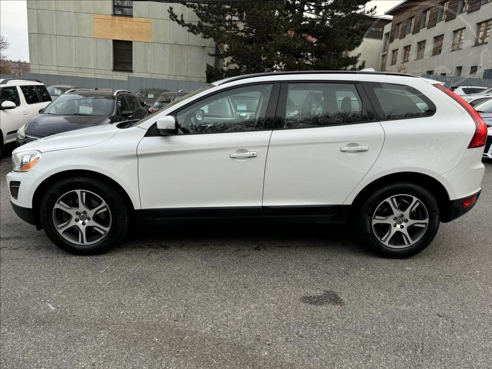 Volvo XC60 2,0 NOV PNEU+BRZDY.!!