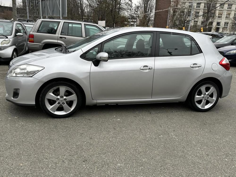 Toyota Auris 1,8 Automat+!