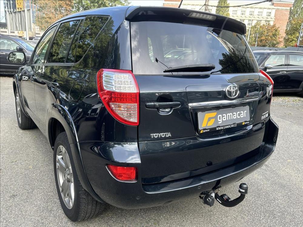 Toyota RAV4 2,2 EXCLUSIV+KRASN STAV !