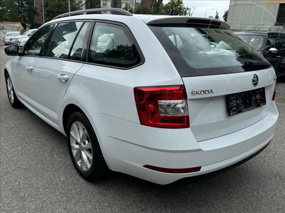 koda Octavia 1,6 SERVIS JEN DPH !!