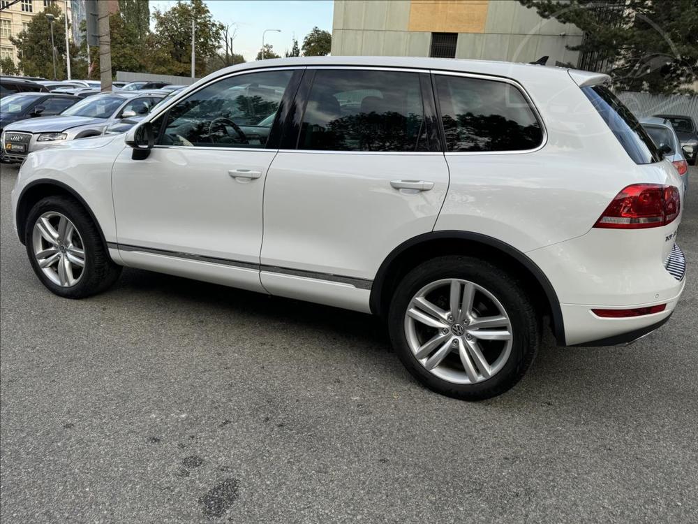 Volkswagen Touareg 3,0 kamera.360 xenon !