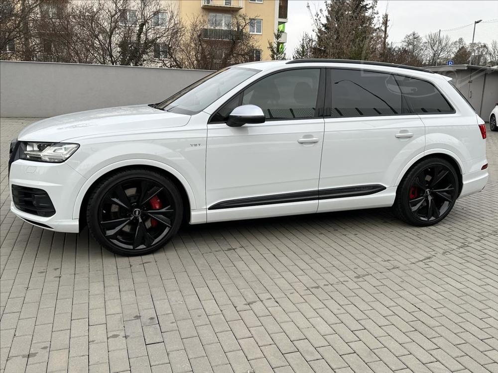 Audi SQ7 4,0 ZARUKA+BLACK+RS.22 !!