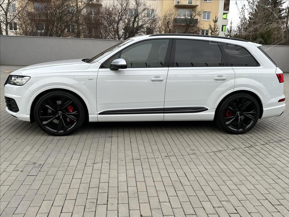 Audi SQ7 4,0 ZARUKA+BLACK+RS.22 !!