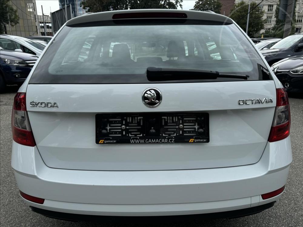 koda Octavia 1,6 SERVIS JEN DPH !!