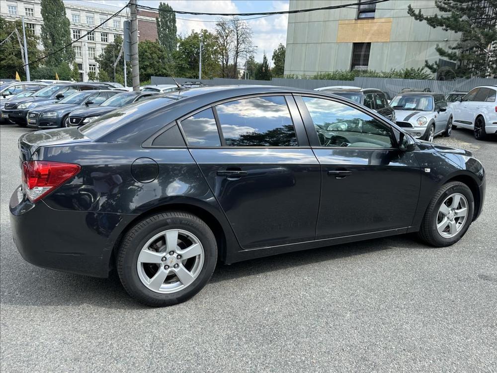 Chevrolet Cruze 1,6 po velkem servise !!!