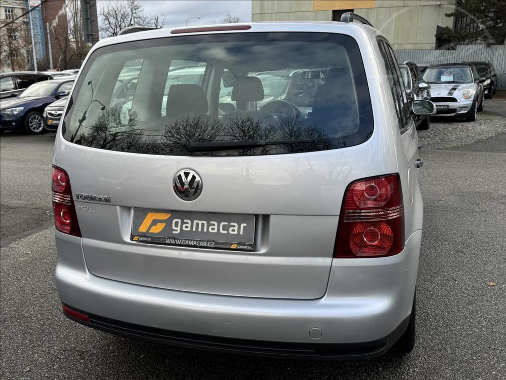 Volkswagen Touran 1,6 MPi+BIFUEL+BEZ KOROZE !!