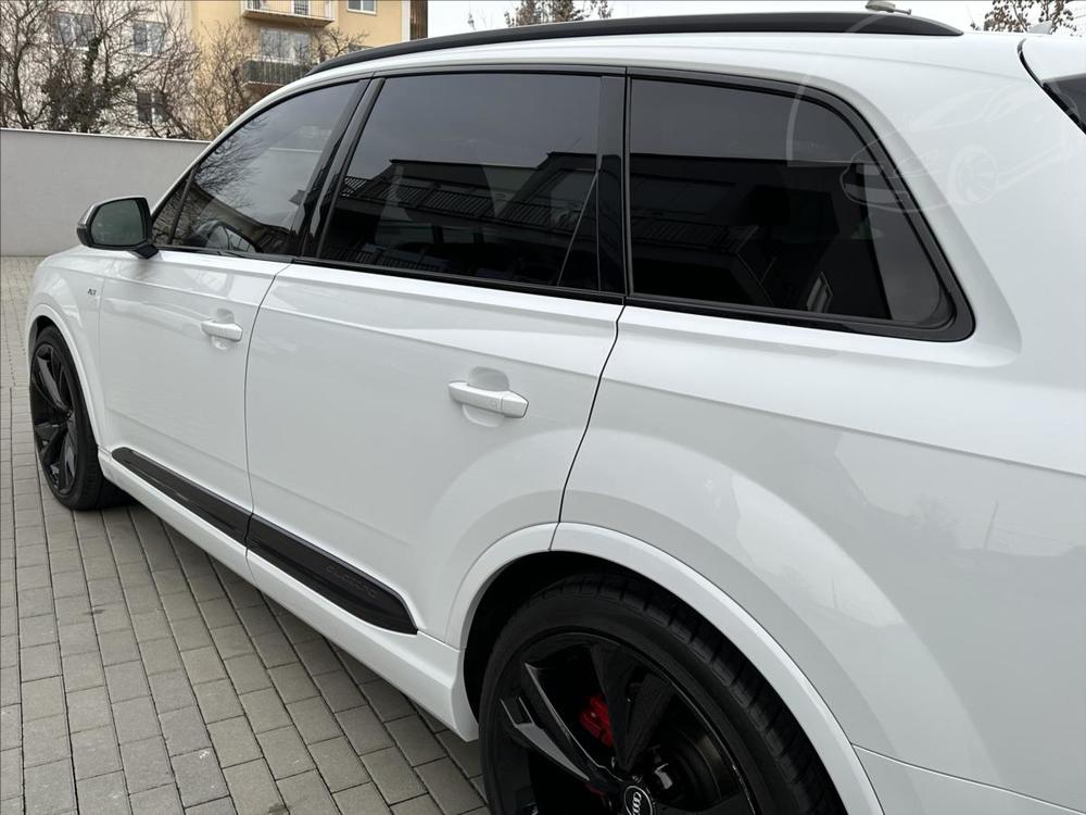 Audi SQ7 4,0 ZARUKA+BLACK+RS.22 !!