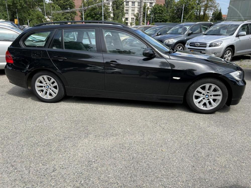 BMW 3 2,0 120kw+BEZ KOROZE !!!