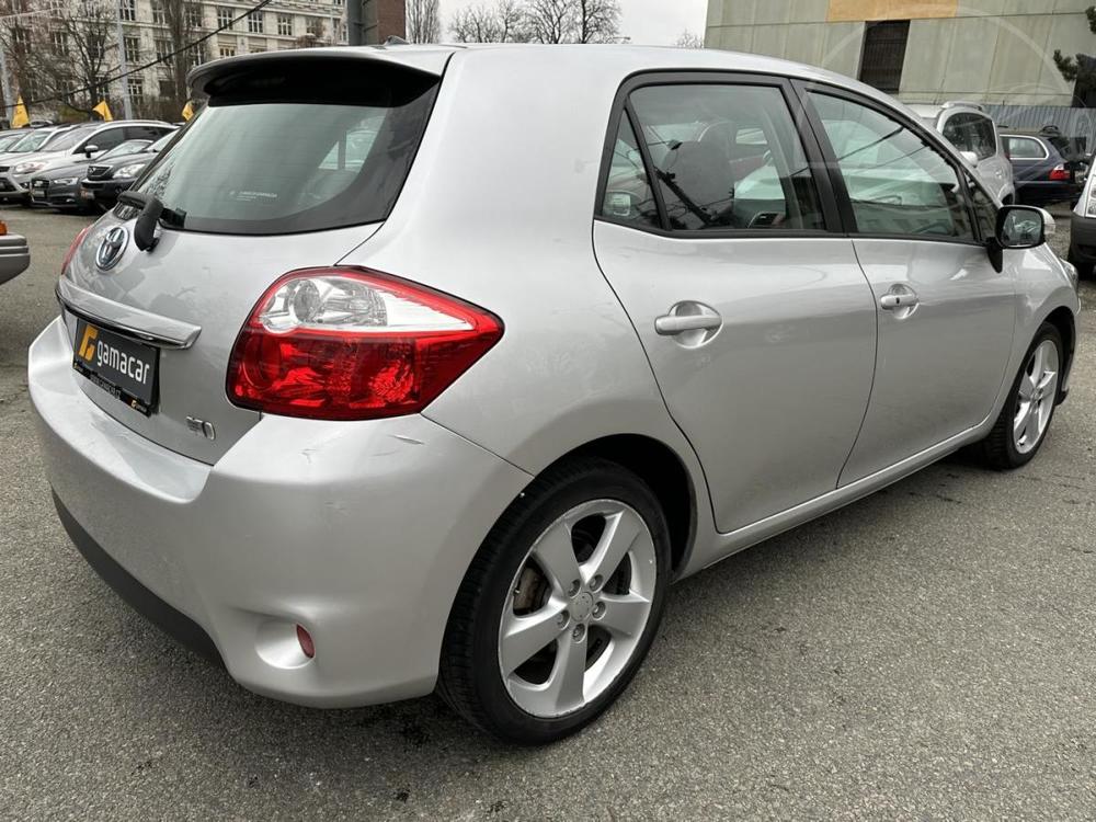 Toyota Auris 1,8 Automat+!