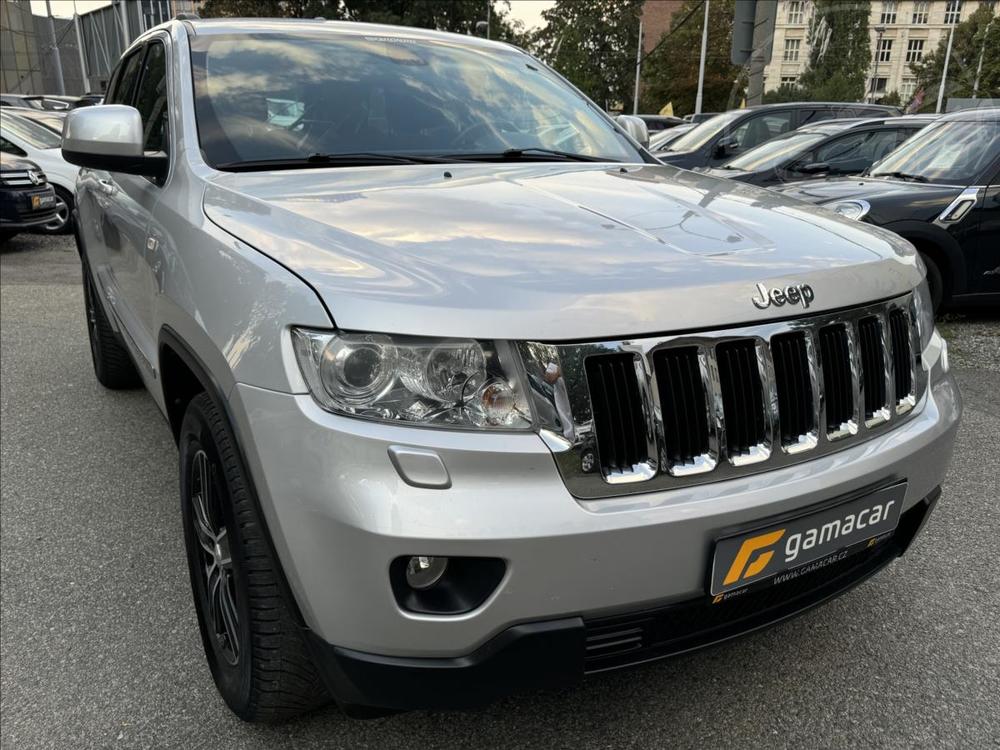 Jeep Grand Cherokee 3,0 NADHERN STAV+ Velk servi