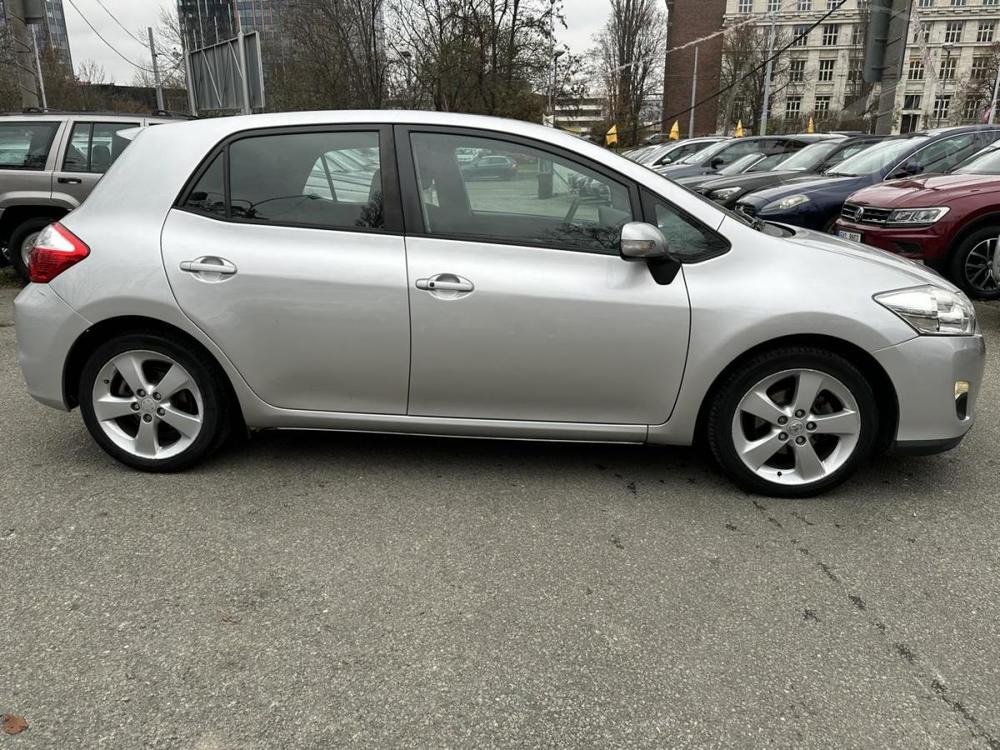 Toyota Auris 1,8 Automat+