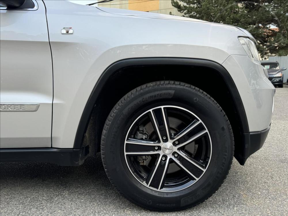 Jeep Grand Cherokee 3,0 NADHERN STAV+ Velk servi