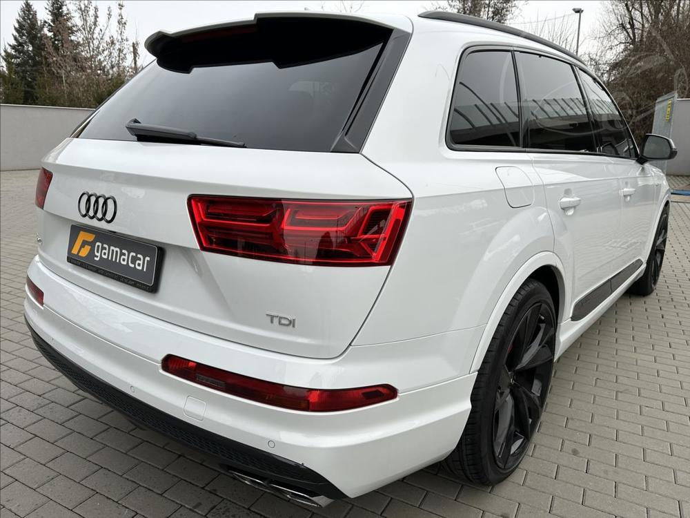 Audi SQ7 4,0 ZARUKA+BLACK+RS.22 !!