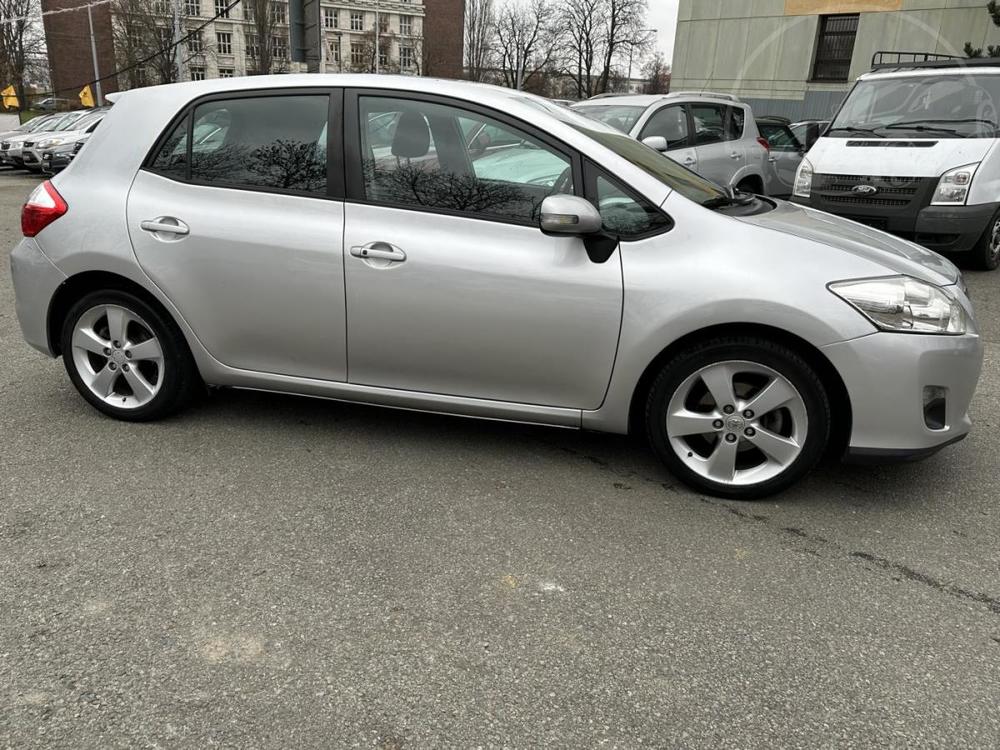 Toyota Auris 1,8 Automat+