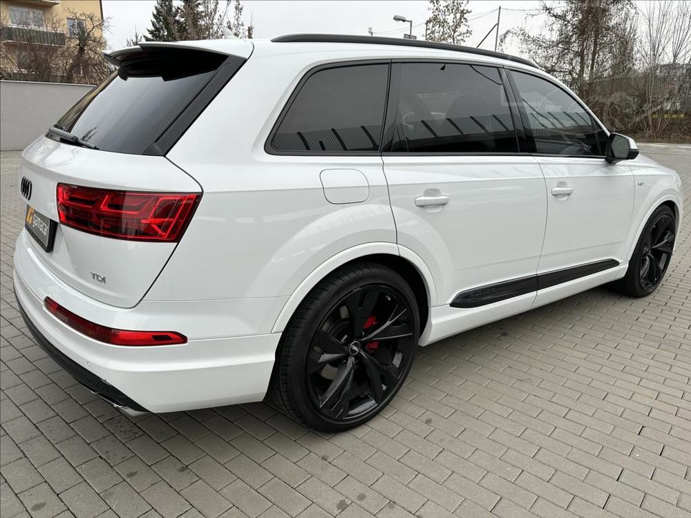 Audi SQ7 4,0 ZARUKA+BLACK+RS.22 !!