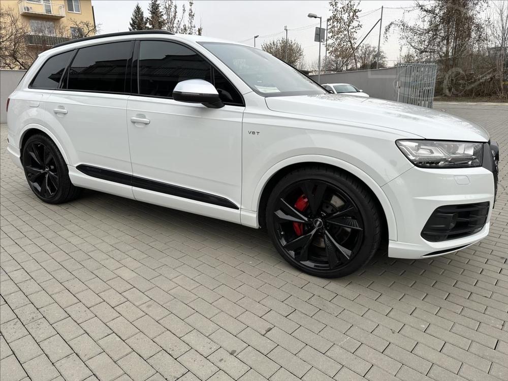 Audi SQ7 4,0 ZARUKA+BLACK+RS.22 !!