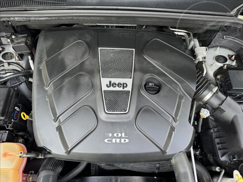 Jeep Grand Cherokee 3,0 NADHERN STAV+ Velk servi