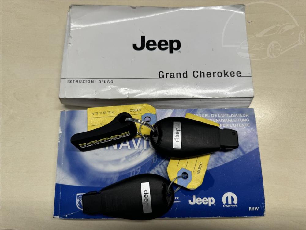 Jeep Grand Cherokee 3,0 NADHERN STAV+ Velk servi