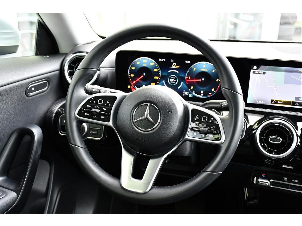 Mercedes-Benz CLA 200d LED VIRTUAL ZRUKA NAV 1M