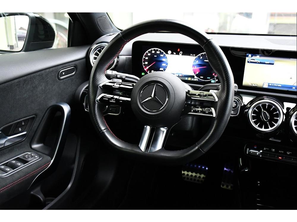 Mercedes-Benz A 180 ZRUKA LED NAV VIRTUAL 1M