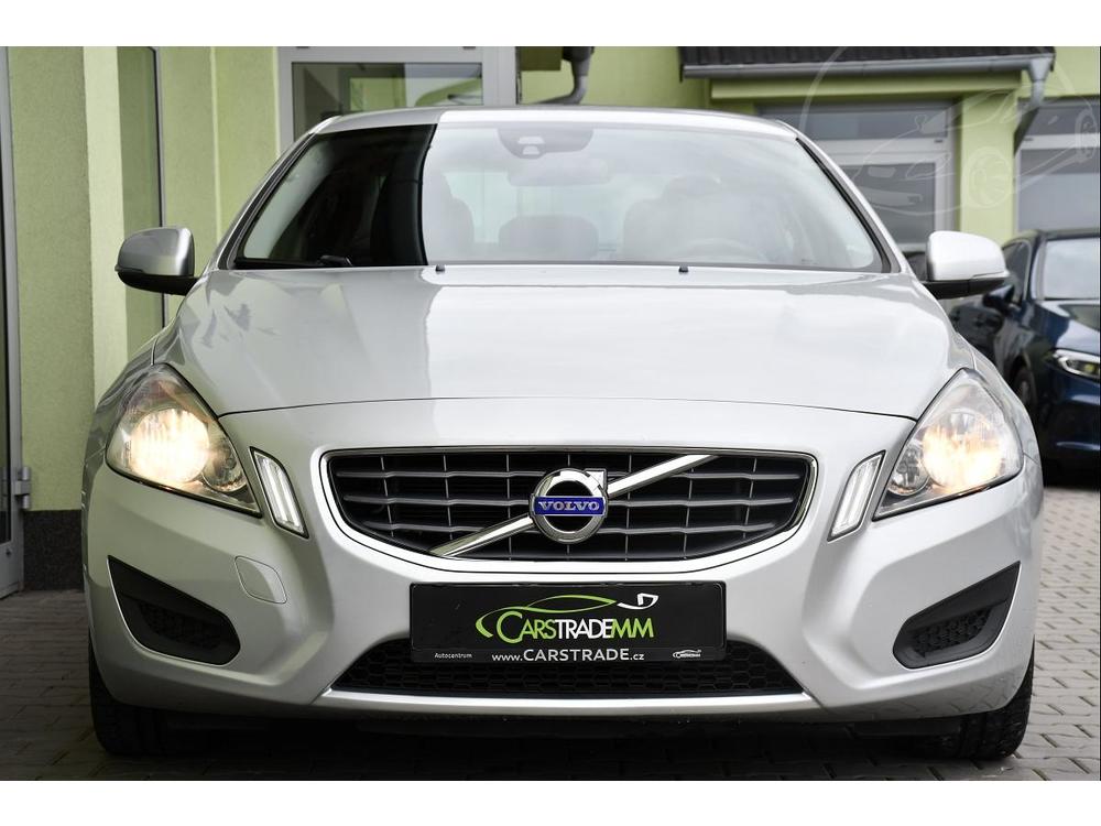 Volvo S60 2.0 D3 120kW NAVI PKN STAV