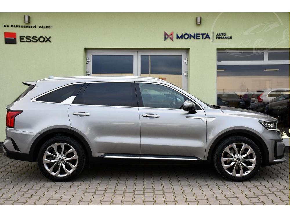 Kia Sorento 2.2CRDi ZRUKA BOSE PANO 7MST