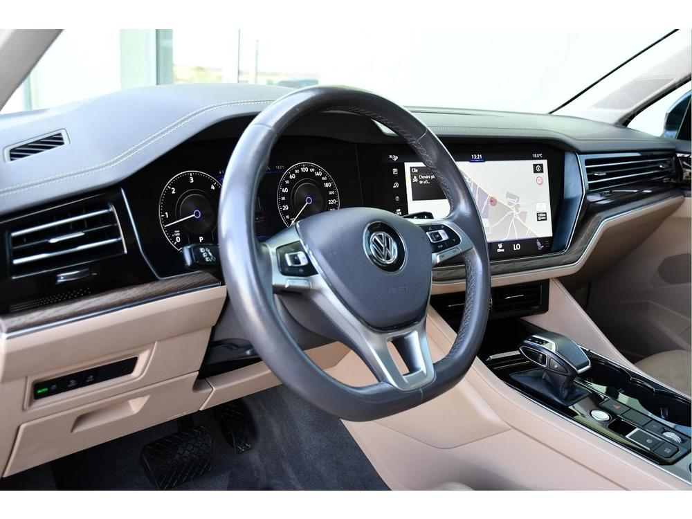 Volkswagen Touareg 3.0TDi TAN VZDUCH R 1.M