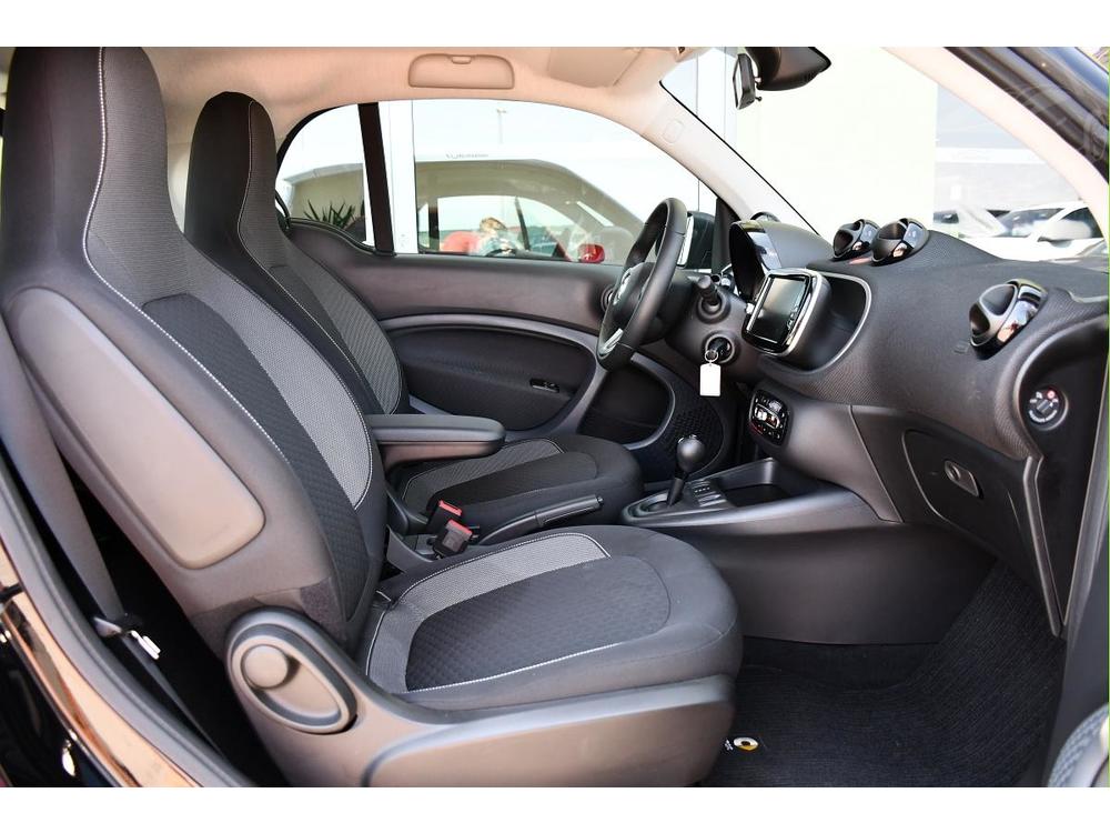 Smart Fortwo EQ PASSION 60kW CARPLAY 1.MAJ