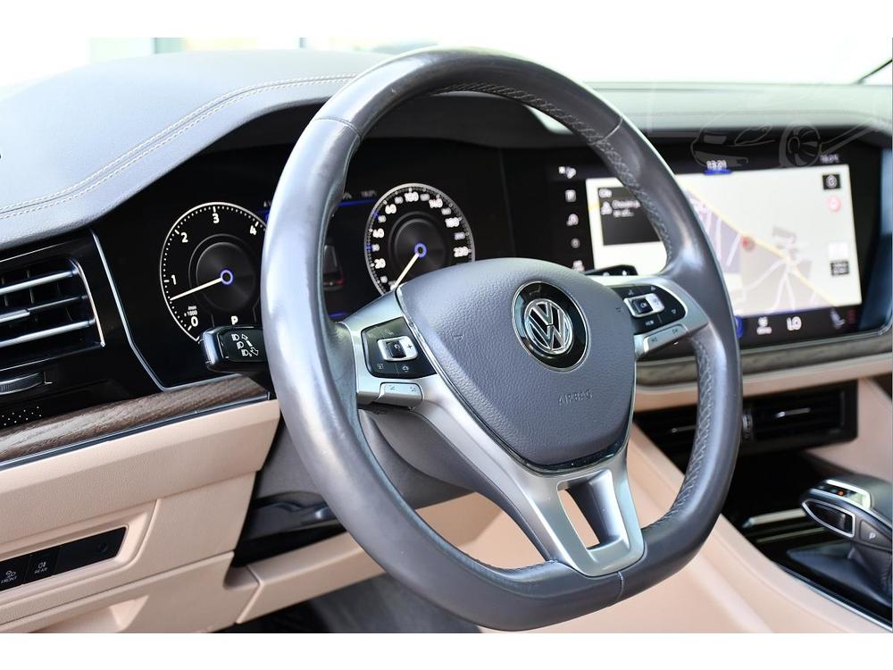 Volkswagen Touareg 3.0TDi TAN VZDUCH R 1.M