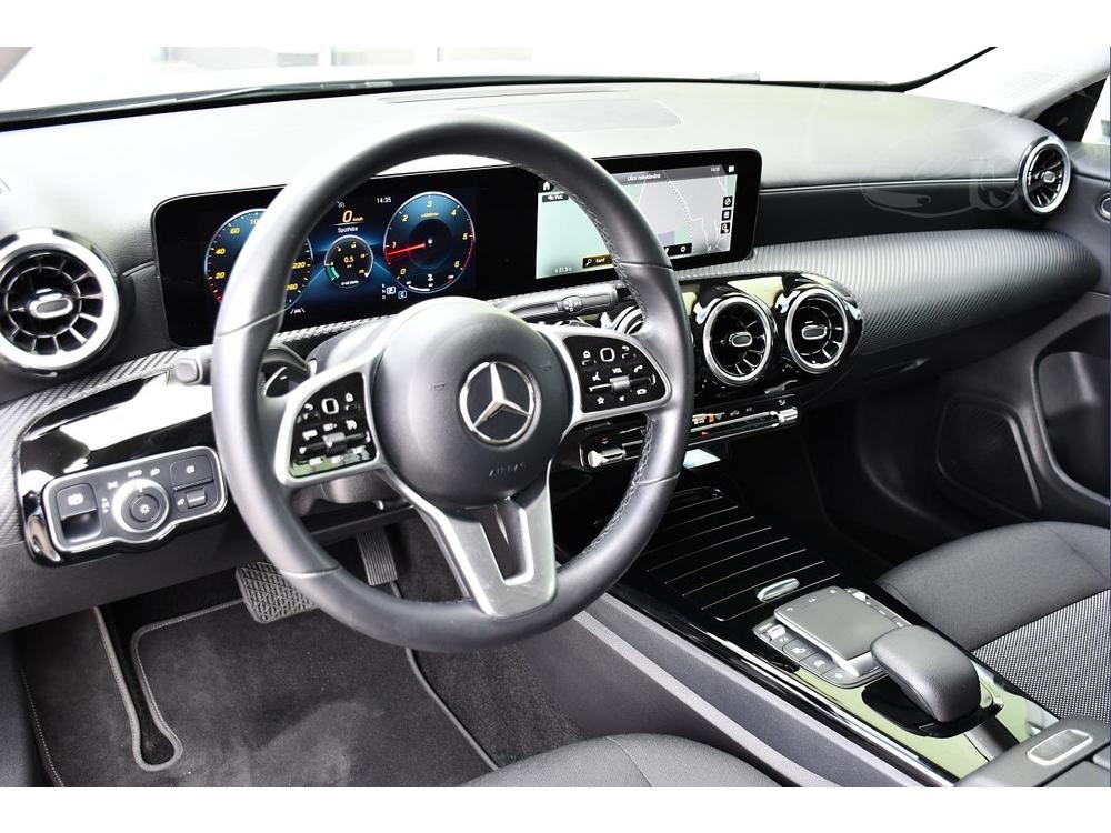 Mercedes-Benz CLA 200d LED VIRTUAL ZRUKA NAV 1M