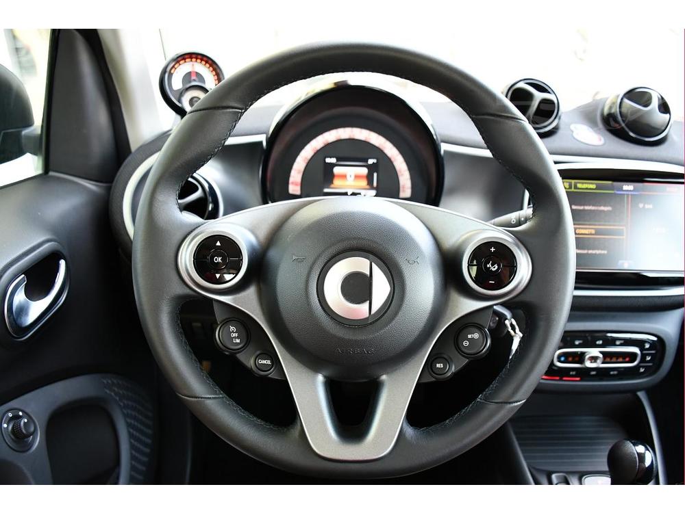 Smart Fortwo EQ PASSION 60kW CARPLAY 1.MAJ