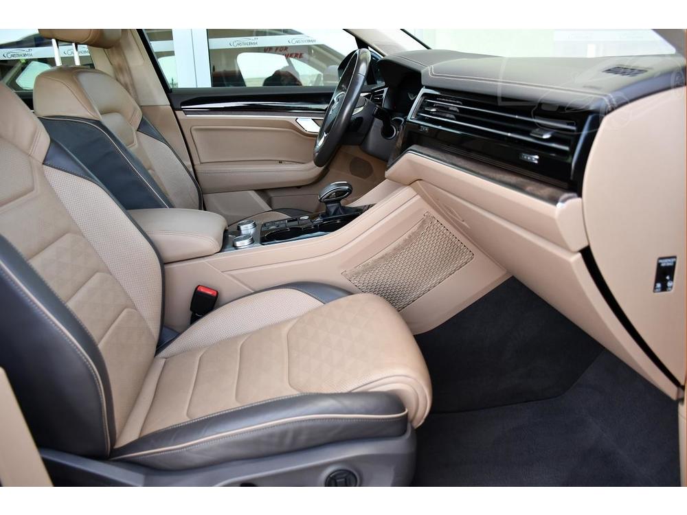 Volkswagen Touareg 3.0TDi TAN VZDUCH R 1.M