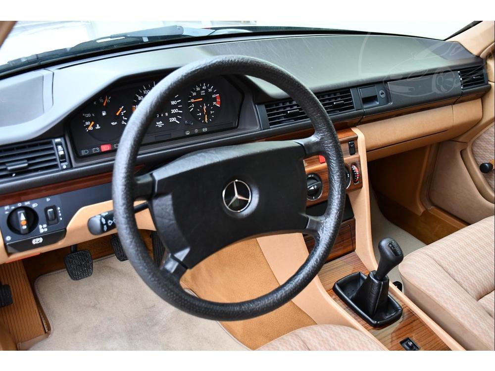 Mercedes-Benz 124 230E PKN STAV 63.730KM !