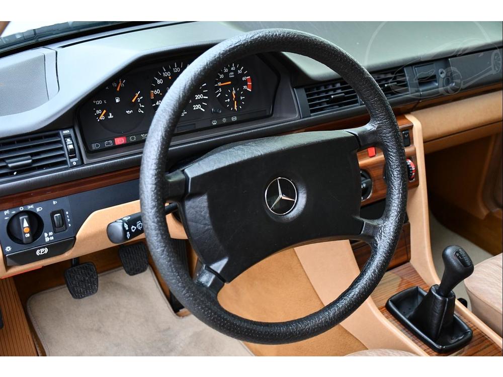 Mercedes-Benz 124 230E PKN STAV 63.730KM !