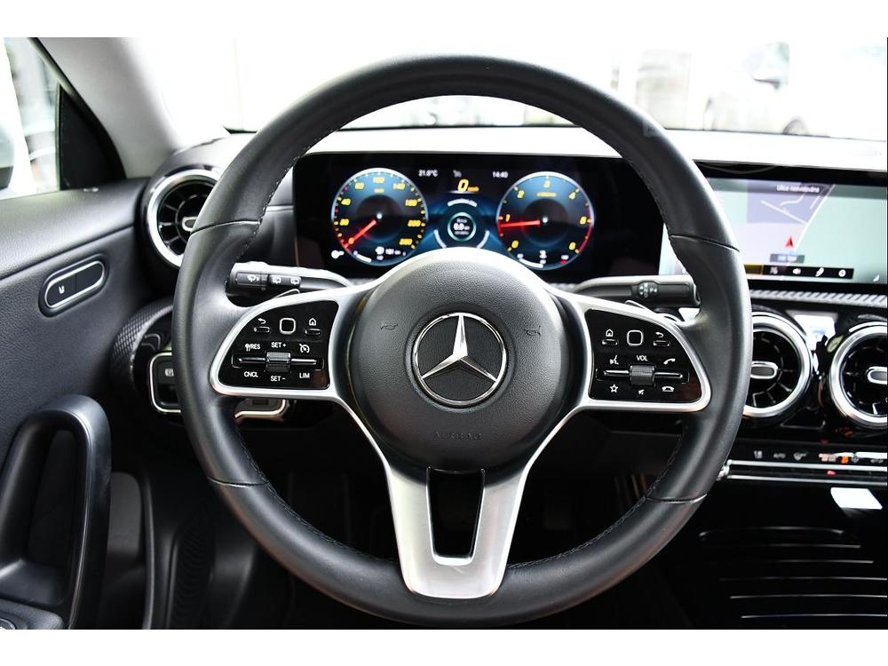 Mercedes-Benz CLA 200d LED VIRTUAL ZRUKA NAV 1M