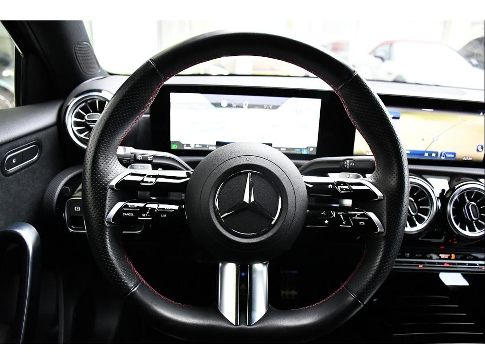 Mercedes-Benz A 180 ZRUKA LED NAV VIRTUAL 1M