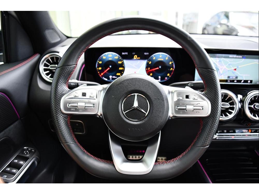 Mercedes-Benz GLB 250 AMG 4M ZRUKA PANORAMA 1M