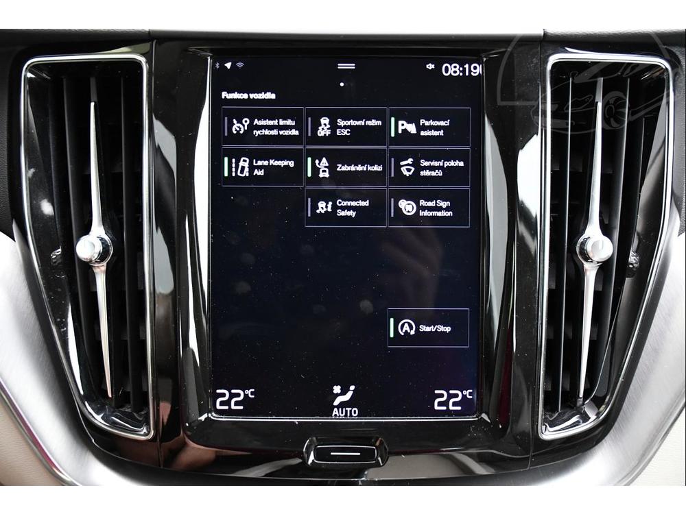 Volvo XC60 T4 140kW A/T LED CARPLAY NAVI