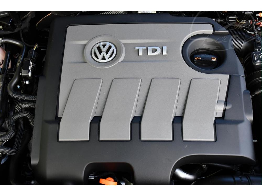 Volkswagen Golf 1.6TDi 66kW 2xKOLA