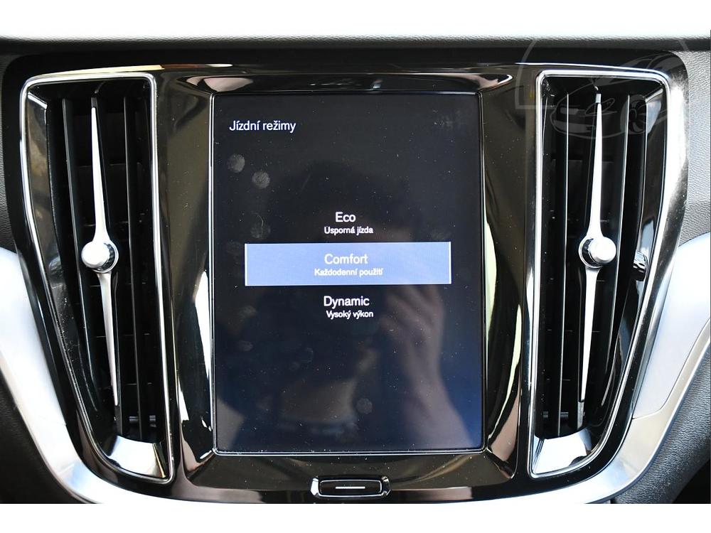 Volvo V60 D3 A/T LED NAV CARPLAY VIRTUAL